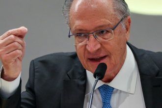 Alckmin projeta crescimento de 12% com reforma tributária