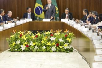 Brasil assume G20 com foco em fome, clima e governança global