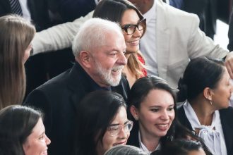 Em mensagem nas redes, Lula diz que 2023 foi para arrumar a casa 