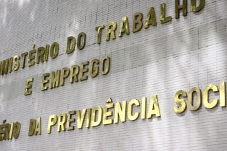 Governo propõe a servidores aumento em auxílios, sem reajuste salarial