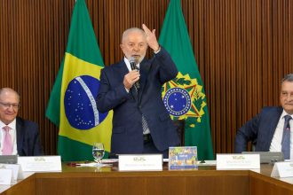 Lula pede que ações do governo sejam agregadas em uma única marca