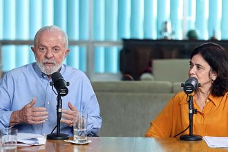 Lula: quem divulga fake news sobre vacinas deve ser criminalizado