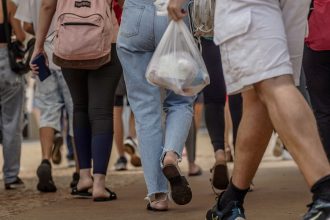 População em situação de rua é tema de redação da reaplicação do Enem