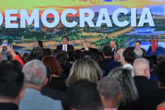 Ato no Congresso reforça poder da democracia no pós 8/1