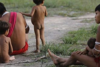 Forças Armadas levarão 15 mil cestas de alimentos aos Yanomami