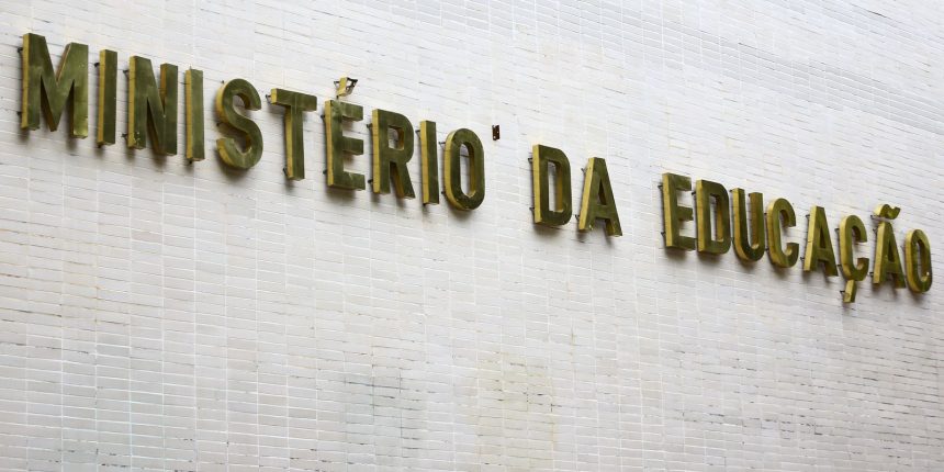 MEC abre fase de declaração de matrículas de escolas em tempo integral