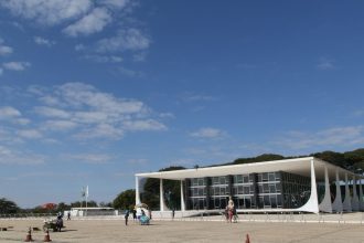 Praça dos Três Poderes será restaurada, diz Cappelli