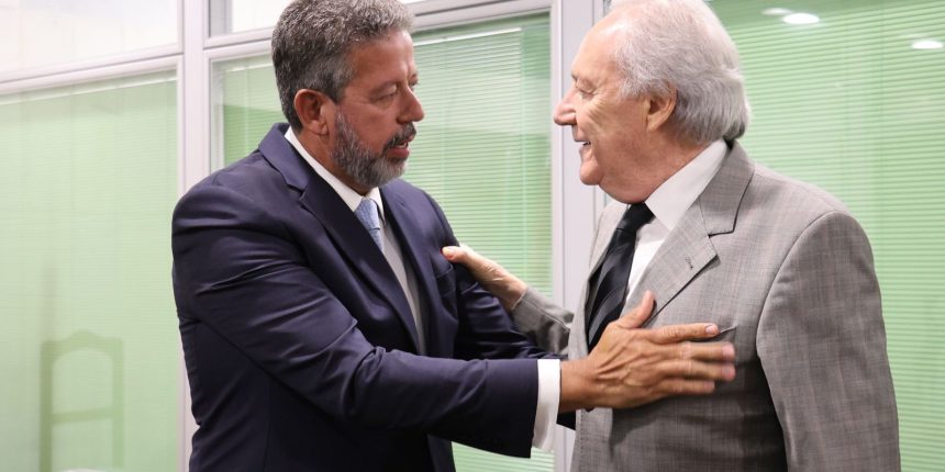 Lewandowski faz "visita de cortesia" a Arthur Lira na Câmara