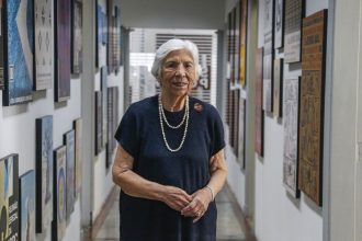 Pioneira na física, professora lembra carreira de quase 70 anos na USP