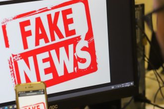 Entenda como a nova onda de fake news influencia a guerra digital