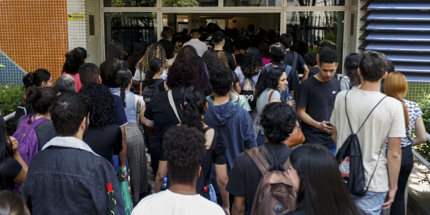 Estudantes podem consultar Pé-de-Meia a partir de quarta-feira