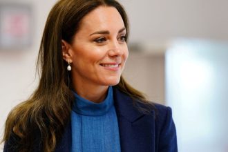 Kate Middleton anuncia estar em quimioterapia, após descobrir câncer