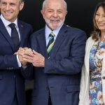 Lula concede a Macron a Ordem Nacional do Cruzeiro do Sul