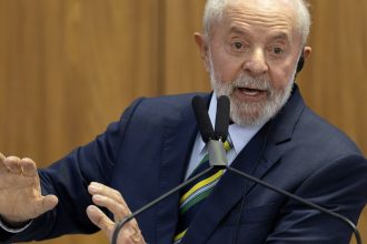 Lula critica impedimento de candidatura da oposição na Venezuela