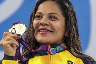 Morre a nadadora Joana Neves, multimedalhista paralímpica, aos 37 anos