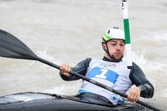 Paris 2024: Pepê Gonçalves carimba vaga na canoagem slalom