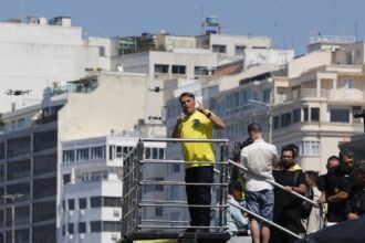 Aliados de Bolsonaro fazem ato político no Rio de Janeiro