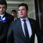 Desembargador pede vista e suspende julgamento de Moro