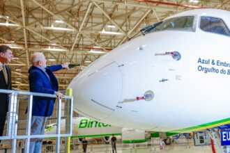 Durante visita de Lula, Embraer anuncia investimentos de R$ 2 bilhões