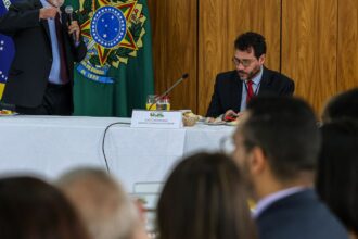 Lula defende estratégia internacional contra extrema-direita