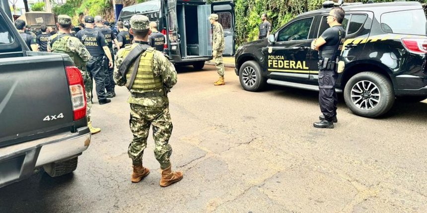 Paraguai entrega 25 presos brasileiros à Polícia Federal