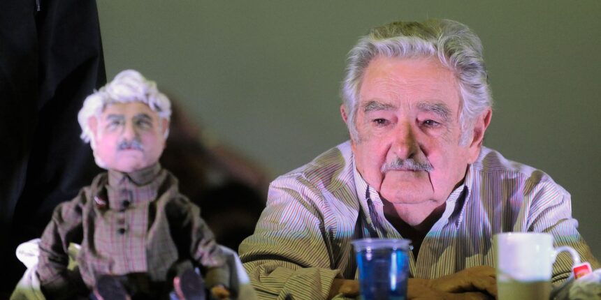 Pepe Mujica anuncia que está com câncer no esôfago