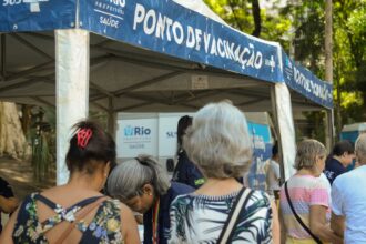 Rio espera vacinar 100 mil pessoas neste Dia D contra a Gripe