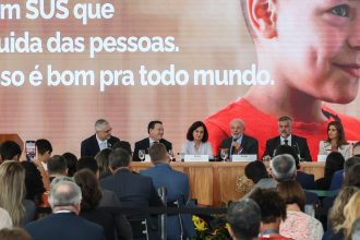 Saúde anuncia política para ampliar acesso a especialistas no SUS