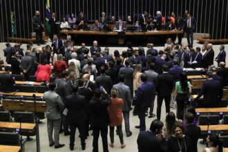 Congresso aprova alterações no Orçamento para facilitar apoio ao RS