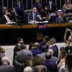 Congresso mantém veto de Bolsonaro à Lei em Defesa da Democracia