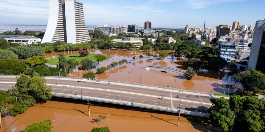 Das 441 cidades em calamidade no RS, só 69 pediram recursos federais