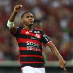 Flamengo afasta crise com vitória de 2 a 0 contra Timão no Brasileiro