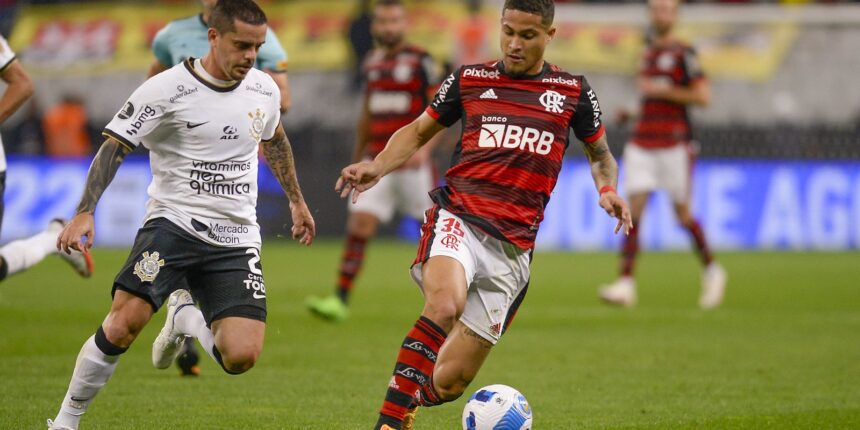 Rádio Nacional transmite Flamengo x Corinthians pelo Brasileirão