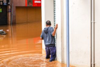 Saiba como prevenir doenças como a leptospirose, após chuvas no RS