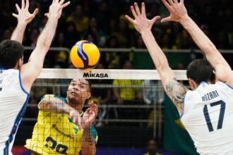 Seleção brasileira cai diante da Itália no Ginásio do Maracanãzinho