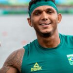 Isaquias Queiroz vê briga apertada por recorde individual de medalhas