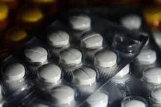 Anvisa aprova projeto-piloto para bula digital de medicamentos