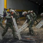 Atos na Venezuela têm 749 presos, sete mortos e 48 policiais feridos