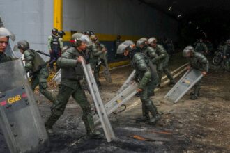 Atos na Venezuela têm 749 presos, sete mortos e 48 policiais feridos