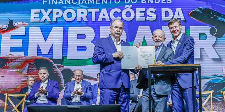 BNDES conclui financiamento para exportação de 32 jatos da Embraer