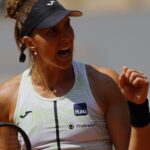 Bia Haddad vai à 3ª rodada de Wimbledon, após rival abandonar partida