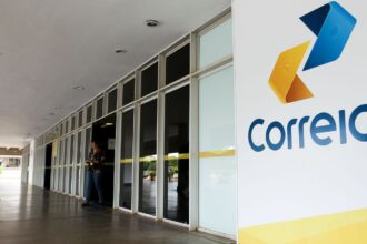 Correios lançam concurso com 33 vagas e salário de até R$ 6,8 mil