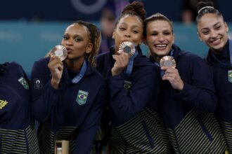 Equipe feminina conquista bronze na ginástica artística em Paris