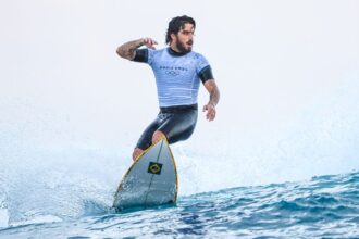 Filipinho avança e Brasil tem seis surfistas nas oitavas