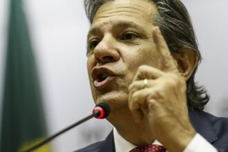 Haddad atribui recente alta do dólar a "muitos ruídos"