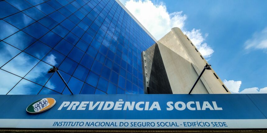 INSS orienta segurados a usarem serviços digitais durante greve