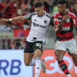 Líder do Brasileiro, Flamengo enfrenta Atlético-MG no Mineirão