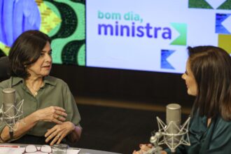 Ministra da Saúde comemora dados da imunização infantil