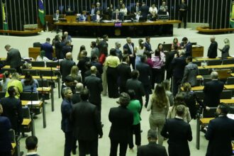 Ação contra emendas impositivas quer devolver orçamento ao Executivo