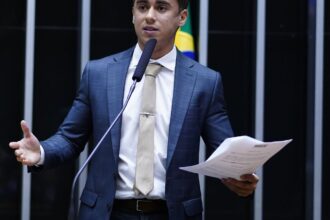 Deputado Nikolas recusa acordo para encerrar processo no Supremo